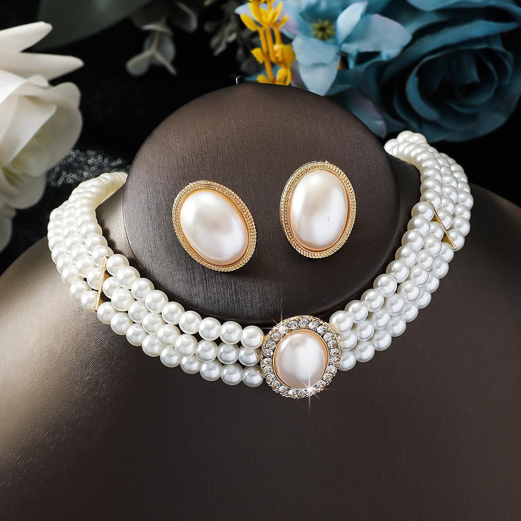 European and American retro elegant pearl necklace stud earrings set niche temperament collarbone chain fashion light luxury high sense