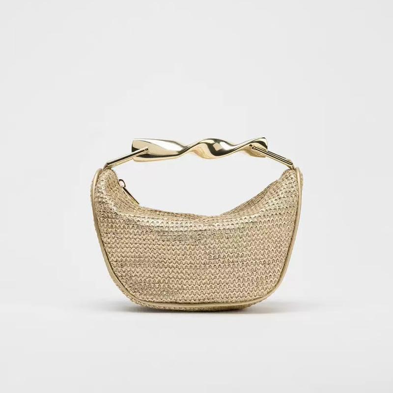 

Metal Handle Straw Bags for Women Half Moon Rattan Woven Chain Shoulder Bag Bohemian Travel Beach Bag Designer Crossbody Handbag Mini(Max Length 20cm)