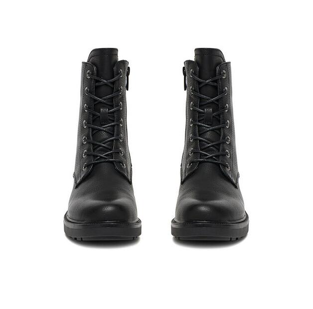 Boots Clara Barson CEO-WS5658-17