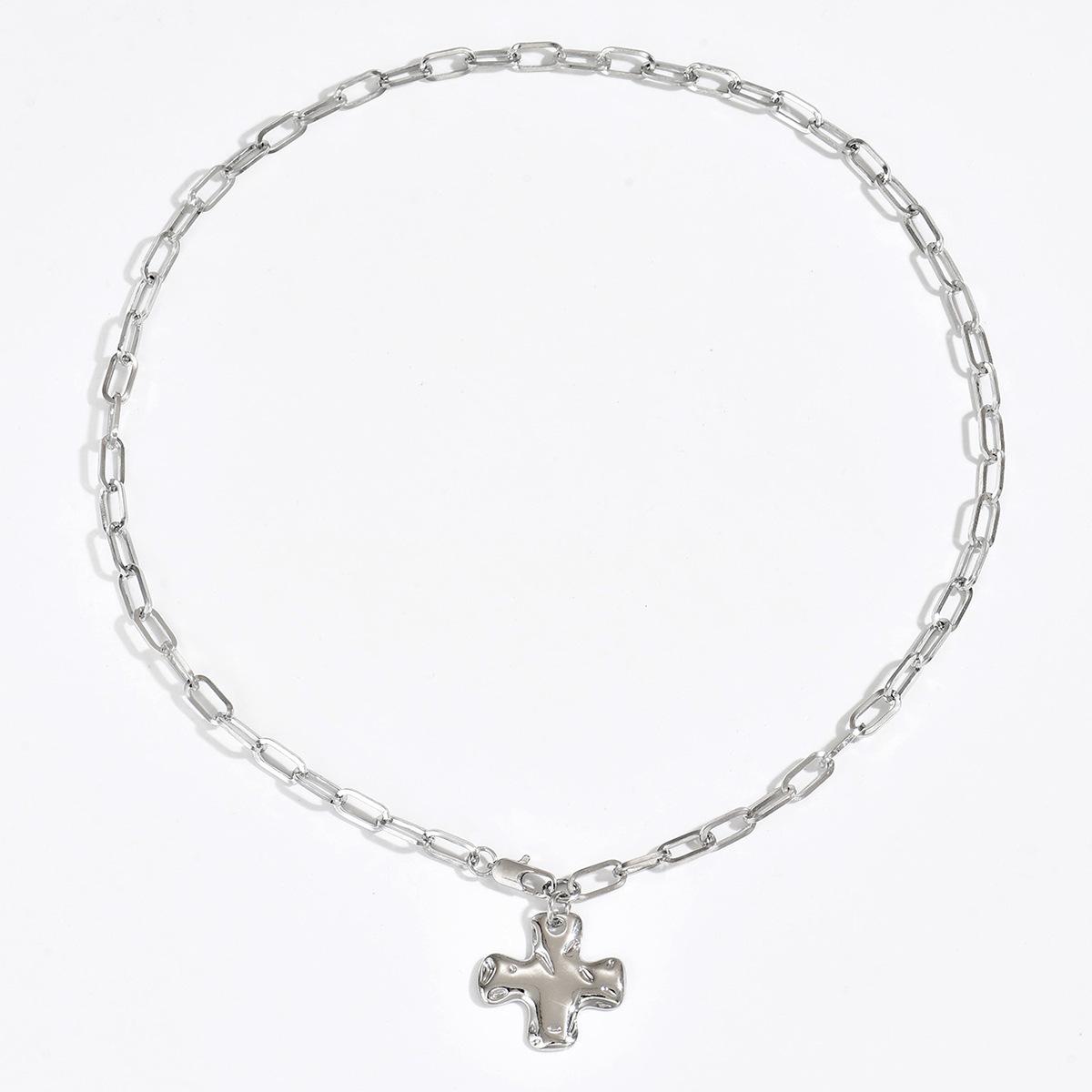 

European and American simple hammer cross necklace niche design sense irregular fashion versatile collarbone chain necklace