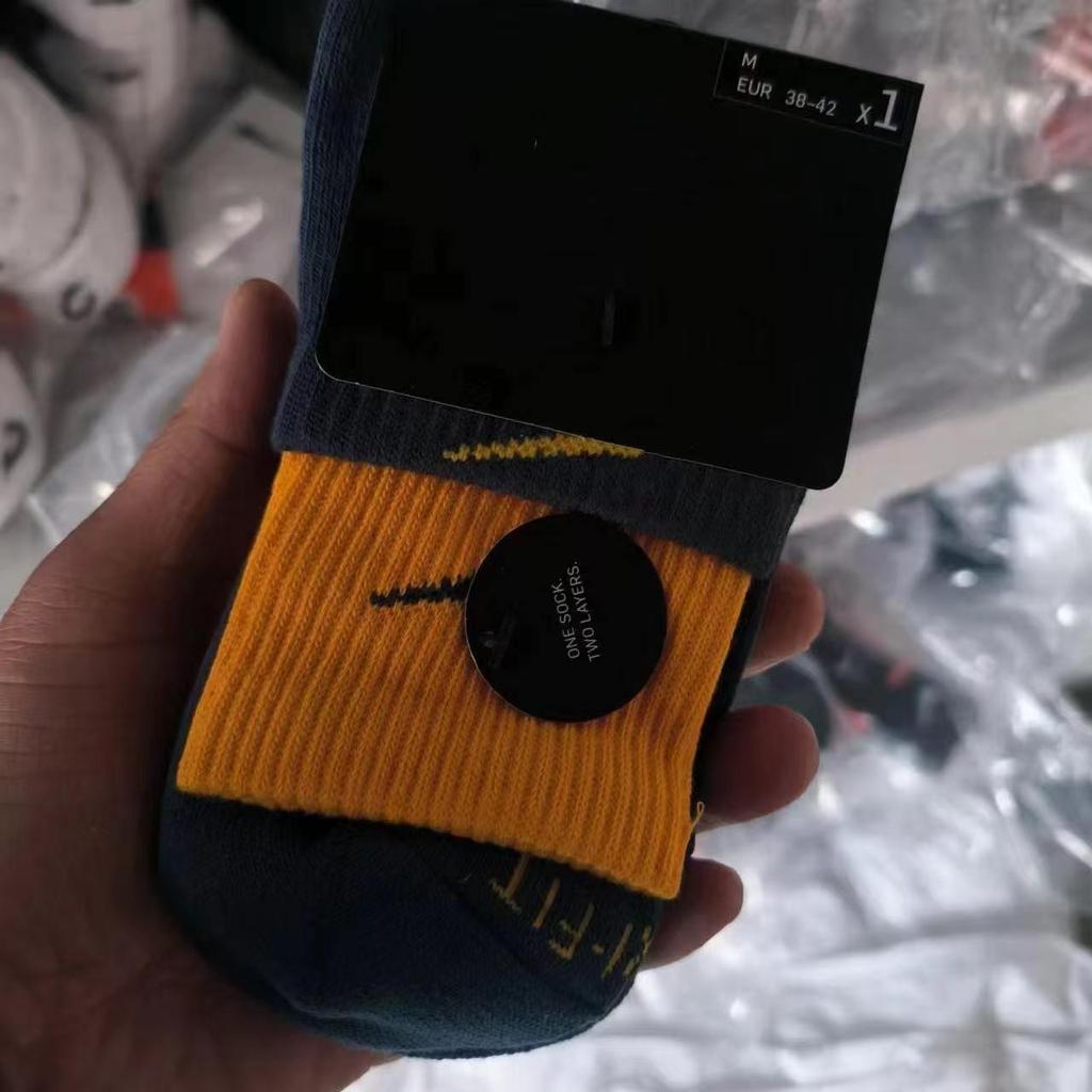 Su Wan Naike Si Double-Layer Color Block High Tube Thick Terry Sports Socks