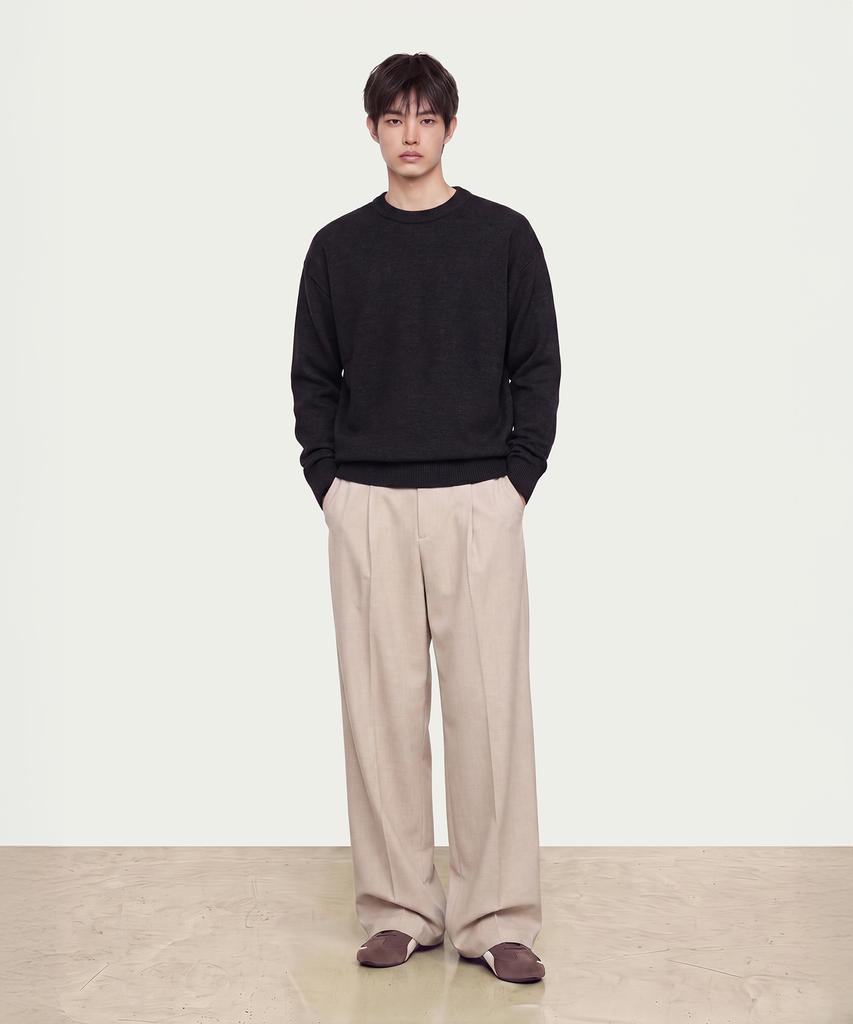 Seutaendeuobeo Crop Round Neck Knit [Black]