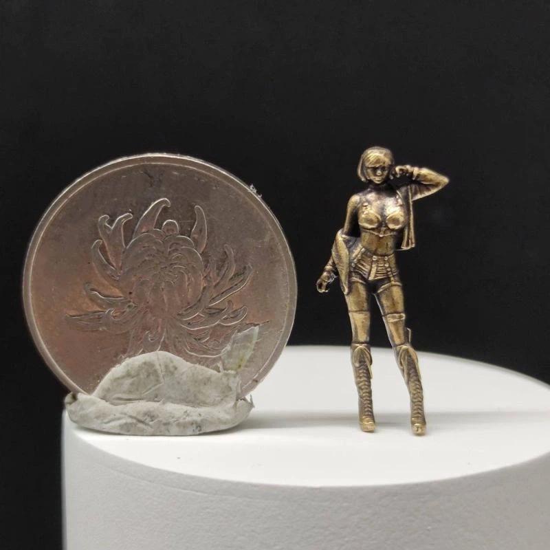 

1:64 Scale Brass Boot Model Kit Modern Art Miniature for Car Display Collectible Hand-Painted Statue one size