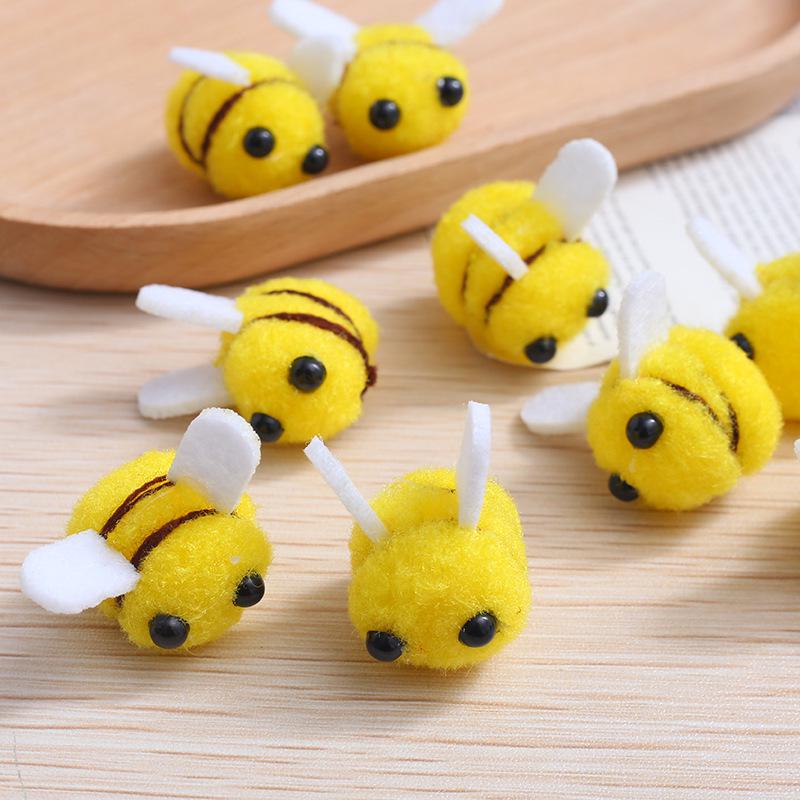 Kashmir Liten Bi Pompong Pannband - Kreativt DIY Plyschleksaksaccessoar för Barn.