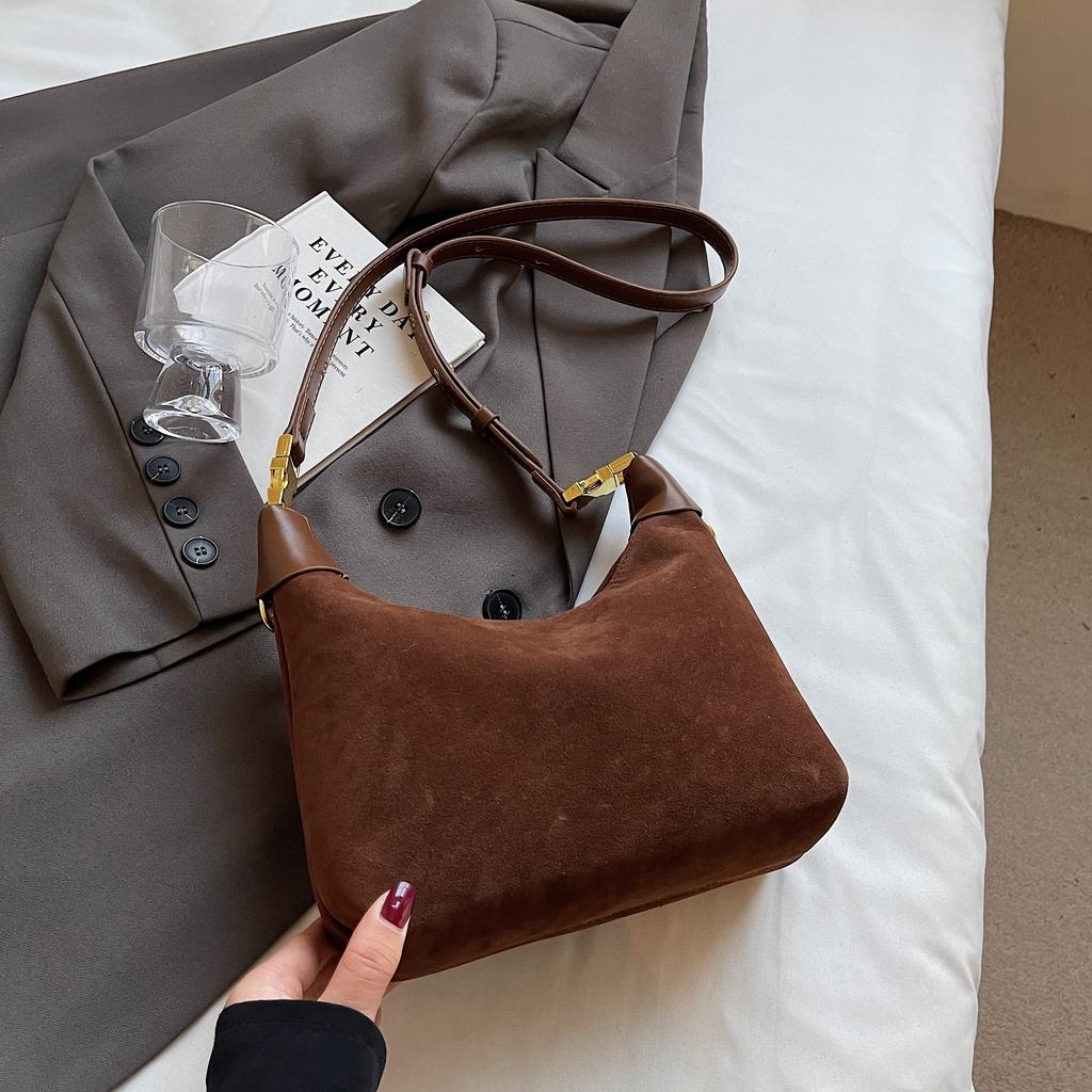 Fashion Frosted Retro Moon Bag Chain Tote Bucket Bag with Simple Shoulder Bag