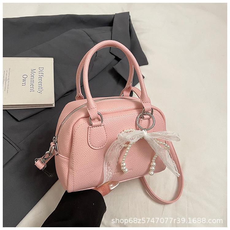 Small bag spring 2025 new temperament portable women's bag Korean version fashion high sense simple shoulder messenger bag