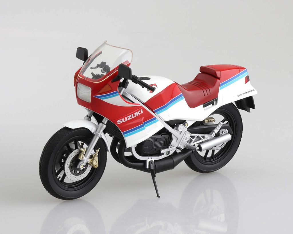 Skynet Finished Bike Suzuki Red x White 1/12 RG250