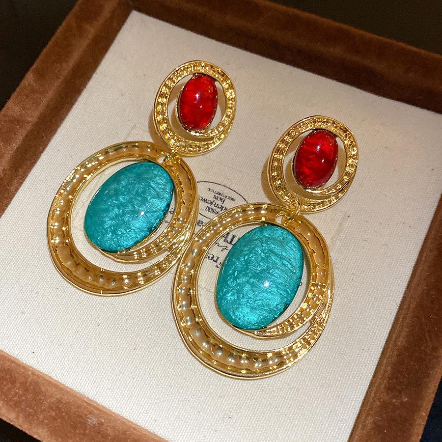 

Medieval vintage silver needle resin oval earrings retro court style stud earrings light luxury high-end earrings women