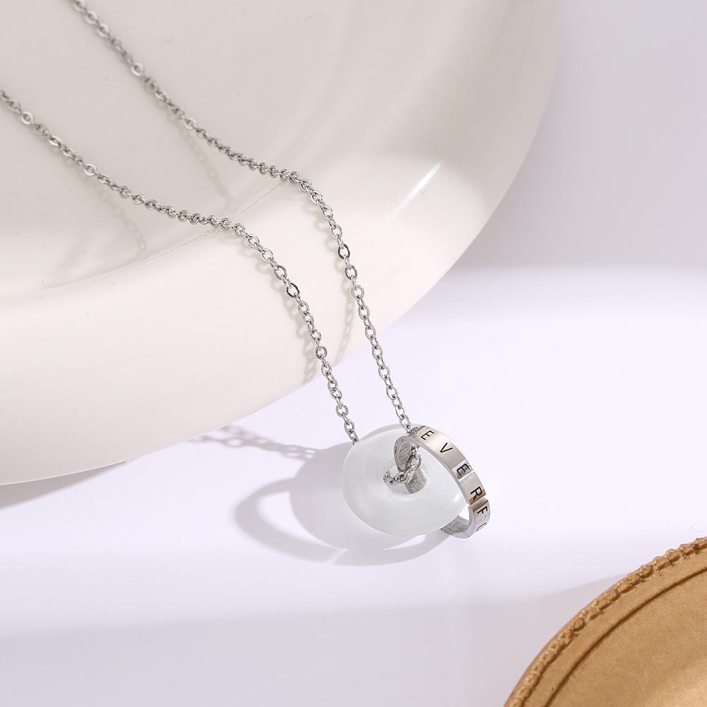 Colier Dama High-End din Oțel Titan cu Trifoi cu Patru Foi - Nu se Decolorează, Lanț Versatil pentru Claviculă