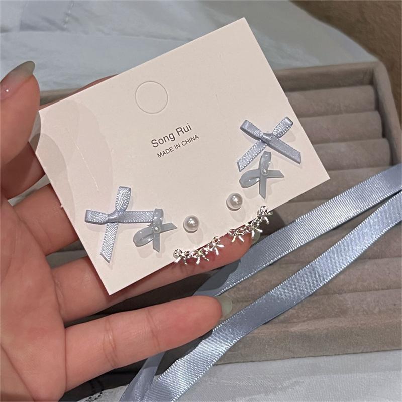 

Sweet Cute Bow Stud Earrings for Women Korea Ribbon Earrings Simple Minimalist Ear Piercing Zircon Gifts синій
