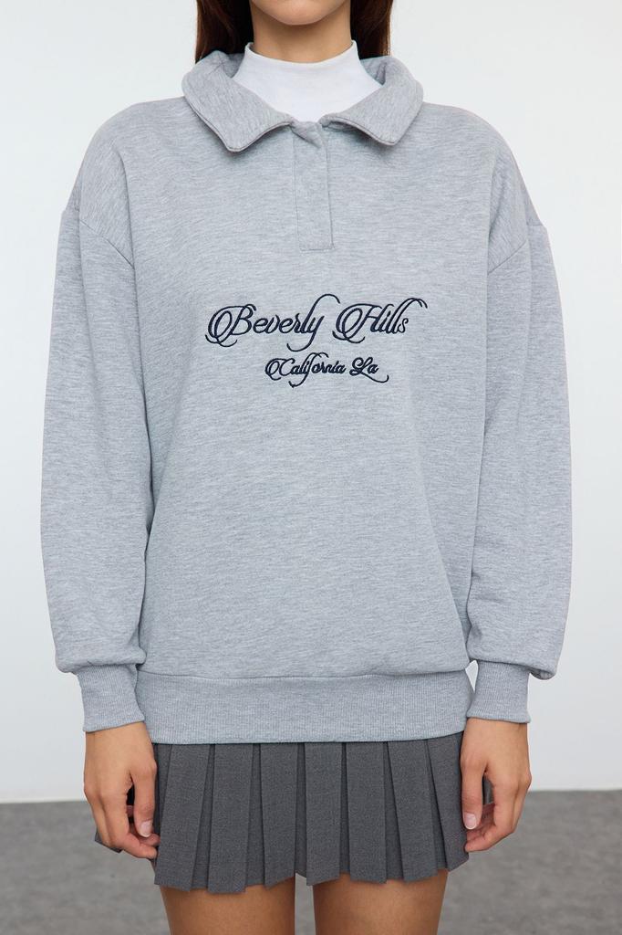 Women's Fashionable Stylish Sweatshirt Emerald Green Shirt Collar Embroidered Regular Fit Thick Inside Fleece Knitted Sweatshirt