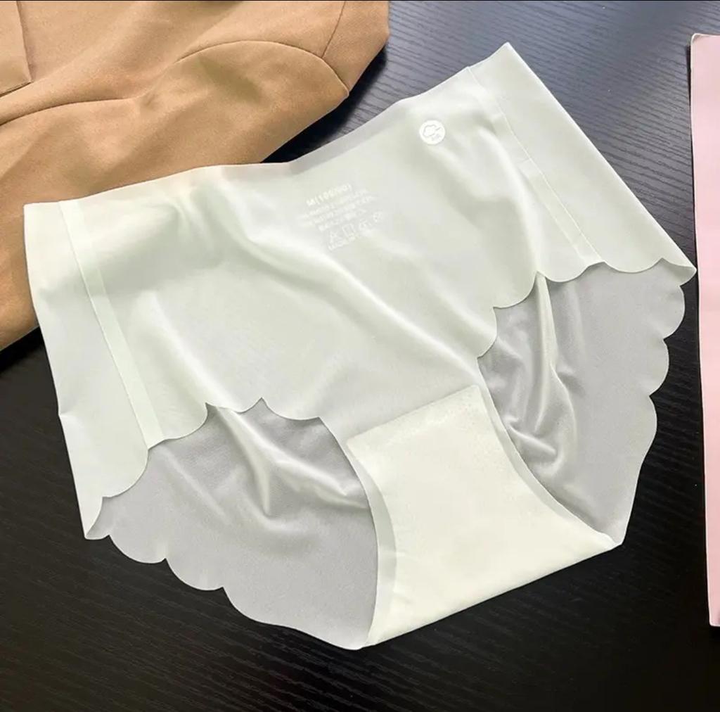 Ladies Spring and Summer Thin Ice Silk Invisible Naked Sense Yoga Fitness Briefs