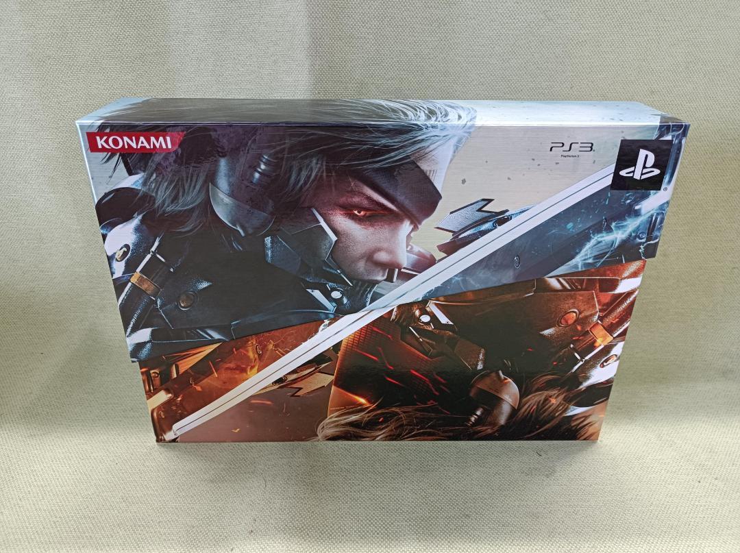 

[USED] Miyako GGNXG Limited Edition Metal Gear Rising Soundtrack Only + Art Book
