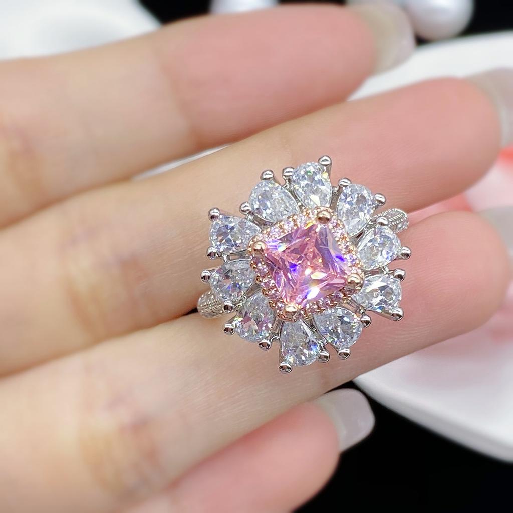 BELLA BOX Nye Luksuriøse Firkantede Rosa Form Temperament Ringer For Kvinners Mote Middagsselskap Fine Smykker Ny Trendy