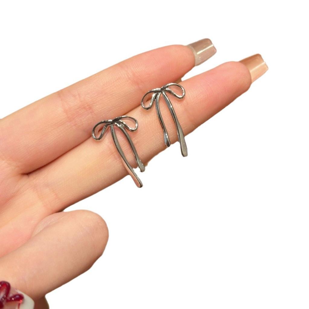 Minimalist Design Bow Streamer Stud Earrings Femininity Fashion Versatile Niche Design Sense Daily Commuter Earrings