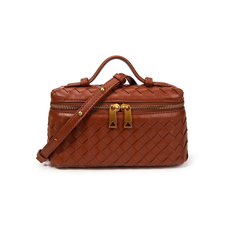 Hand-woven New One-shoulder Fashion Lunch Box Bag, Practical and Trendy Portable Oblique Span Box Bag