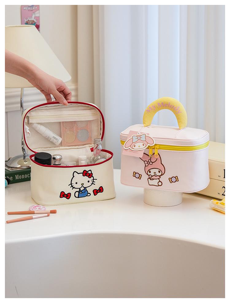 Sanrio 3D Cartoon Handbag: Large Capacity Travel Cosmetic Bag