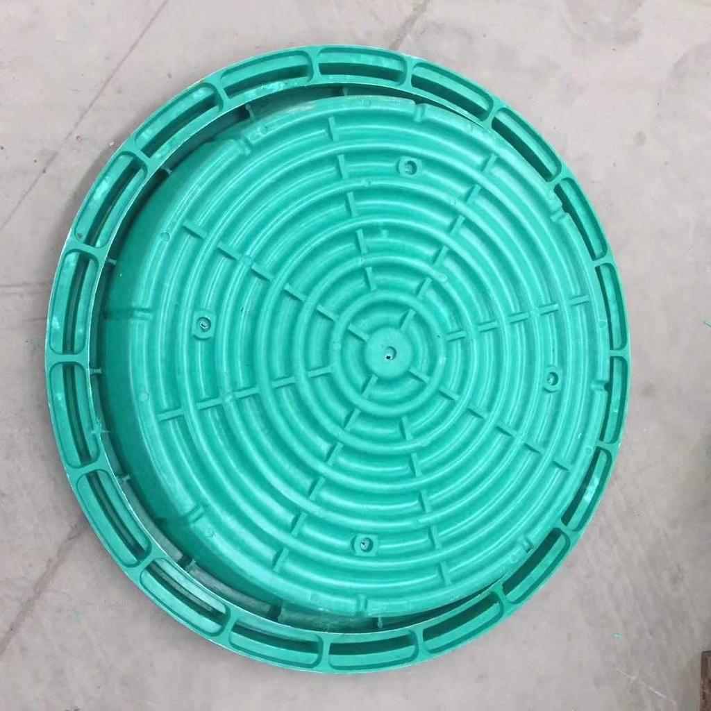 Round SMC Composite Lawn & Garden Invisible Grass Well Cover