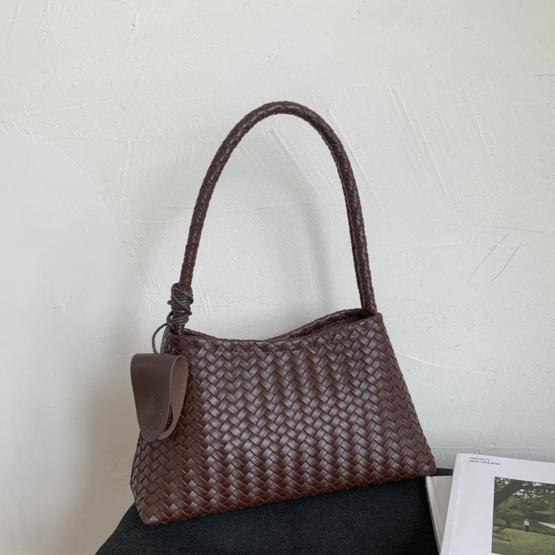 Premium Texture Light Luxury Woven Pattern Underarm Bag Women's 2025 New Temperament Portable Shoulder Bag Commuter Bucket Bag