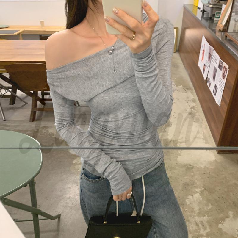2026 Autumn Off-Shoulder Long-Sleeve Korean Style T-shirt for Women - Simple and Elegant