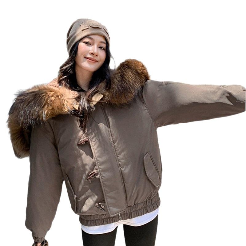 Korean casual pie overcomes women's short raccoon, big fur collar horn buckle, small winter coat, get it in batches