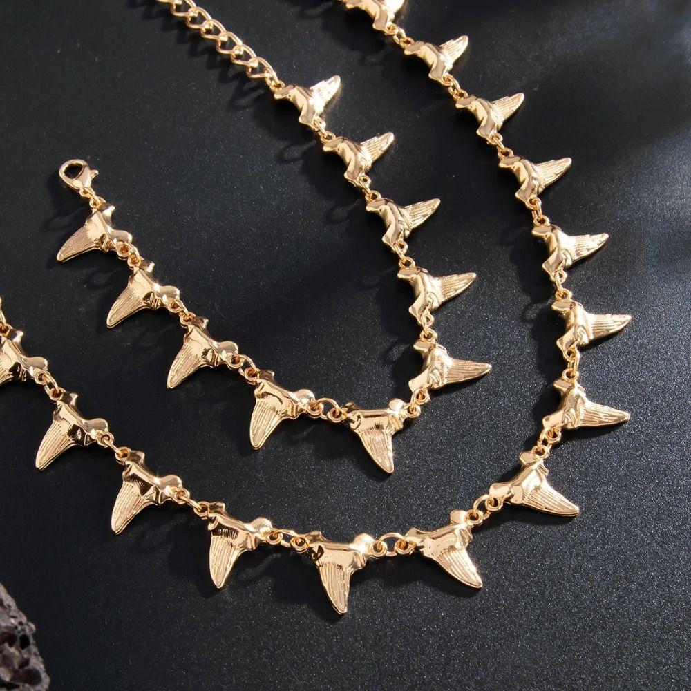 

Silver Rivet Spike Necklace Golden Geometric Jewelry Set Shark Teeth Pendant Bracelet Girls Bracelet(Gold)