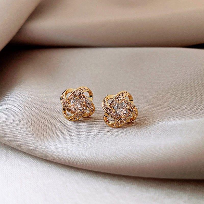 Gold Brushed Small Sugar Cube Stud Earrings for Women 2025 New Arrival Best Selling Accessible Luxury Fancy Dignified Generous Style Unique Earrings
