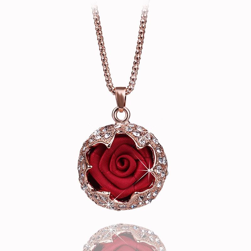 Fashion Long High-End Rose Necklace, Retro Rose Versatile Sweater Chain, Autumn And Winter Accessories