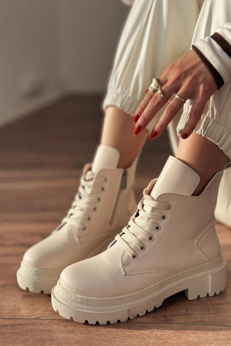 

Женские матовые кожаные ботинки Porsenta телесного цвета