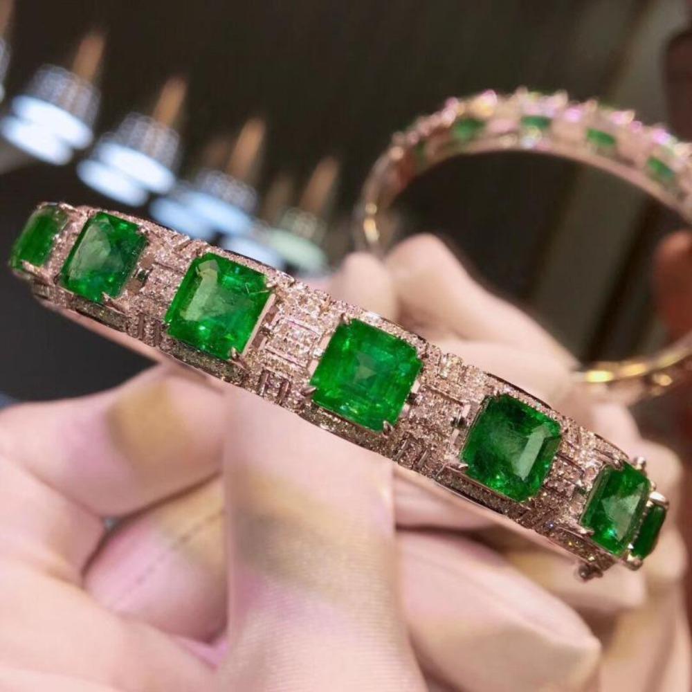 Elegant Simulated Emerald Bracelet 18k Platinum Plated Diamond Jewelry for Luxury Women