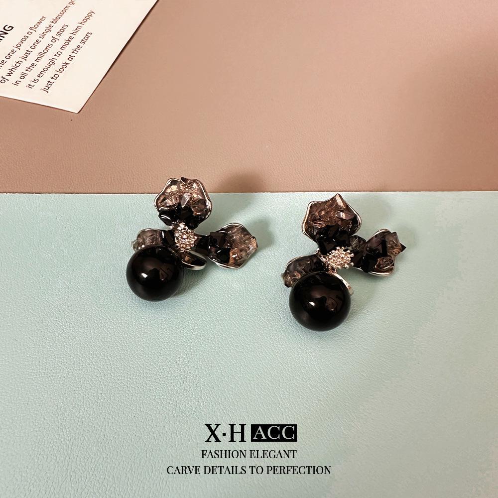 Elegant Gold-Plated Black Zircon Stud Earrings - Niche Design for a Luxurious Fashion Statement