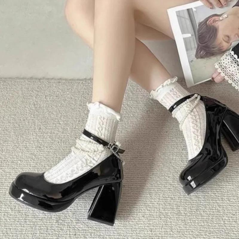 High Heels Damen Modisch und Hochwertig Frühjahr 2026 Neue Perlenbemalte Lederferse Einzelne Schuhe Runde Zehenpartie Stil