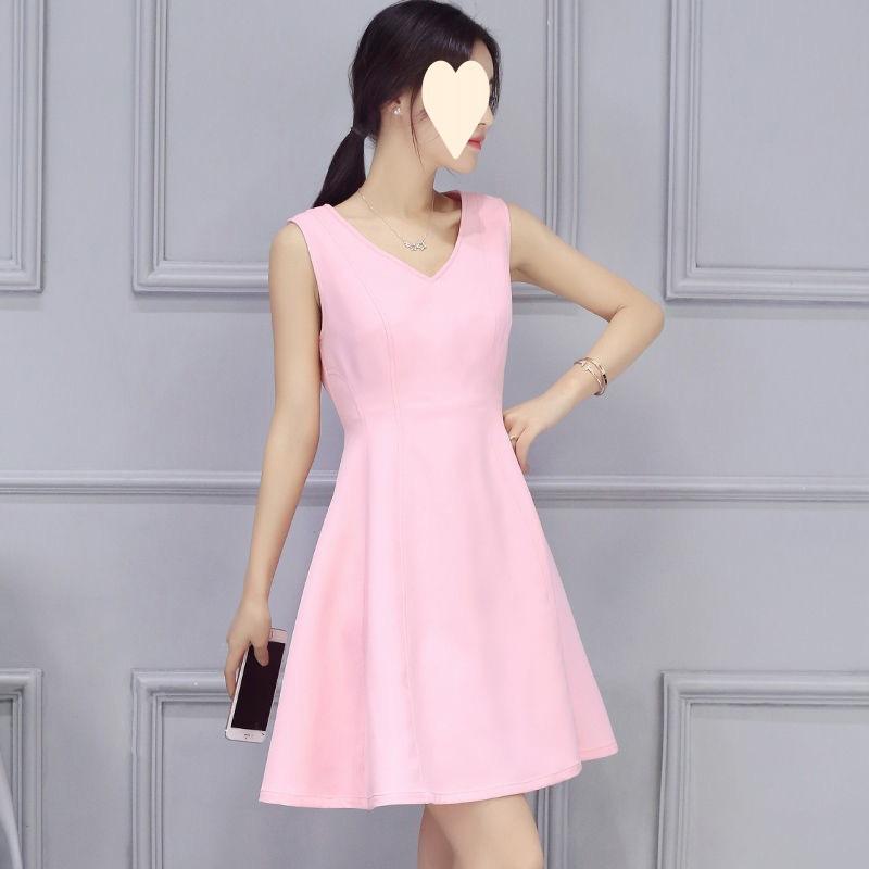 The new skirt is fashionable, sexy and thin, small white dress, small fresh women's clothing.