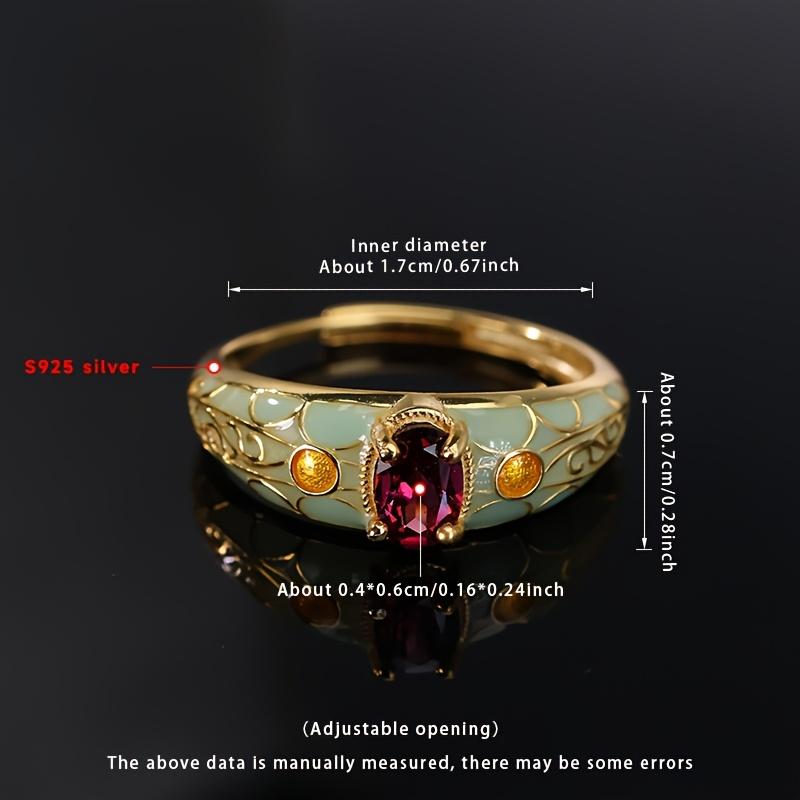 Fashionable silver gemstone ring with adjustable design Vintage-style ring with adjustable design