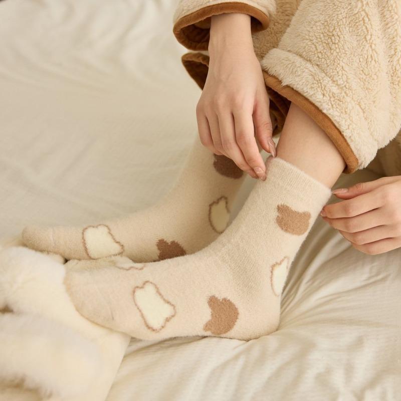 Autumn and Winter Coffee-colored Bear Australian Fleece Mid-calf Socks, Thickened, Warm and Cute Home Floor Socks
