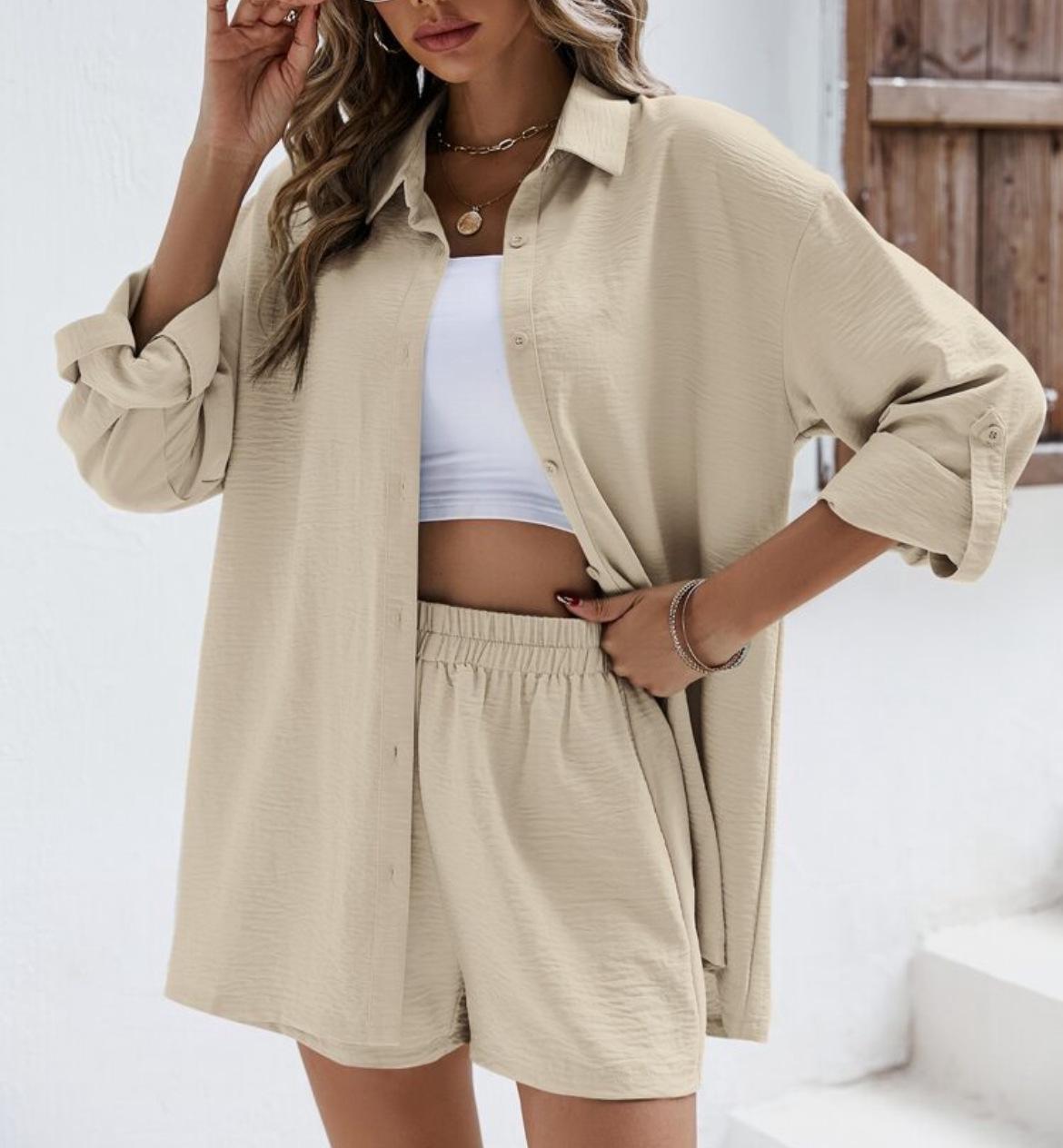 

Весна 2023 Женский однотонный комплект с рубашкой с лацканами и длинными рукавами и шортами с высокой талией S