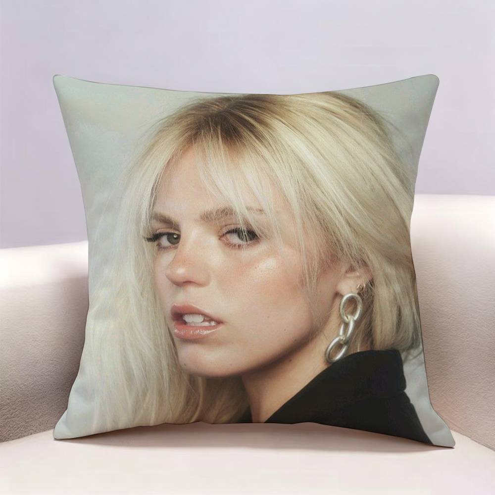 Pop Singer Actor Renee Rapp  Doublesided Print Pillow Case for Sofa Living Room Home Office Decor Protective Cover