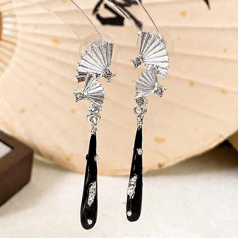 New Chinese Style Sweet Cool Long Fan-Shaped Pendant Drop Earring for Women Exaggerated Girl Gift Rock Jewelry