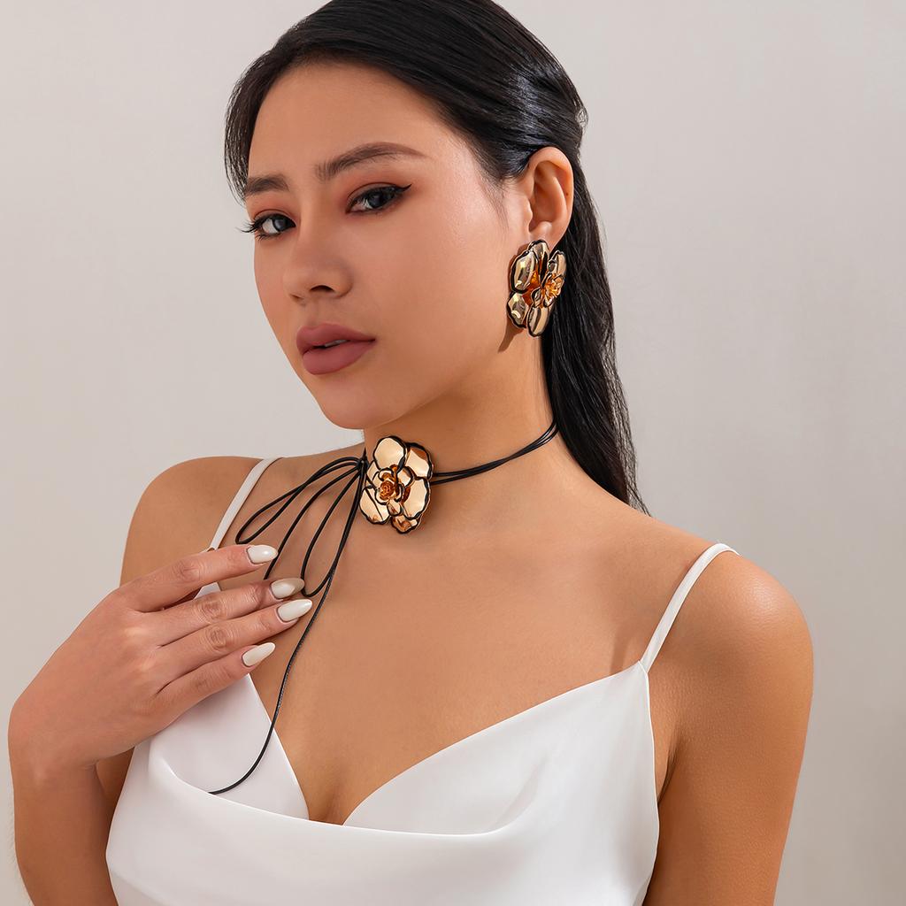 PuRui Gothic Unique Black Leather Wax Thread Adjustable Necklace Women Black Lace Dripping Oil Flower Pendant Banquet Zircon
