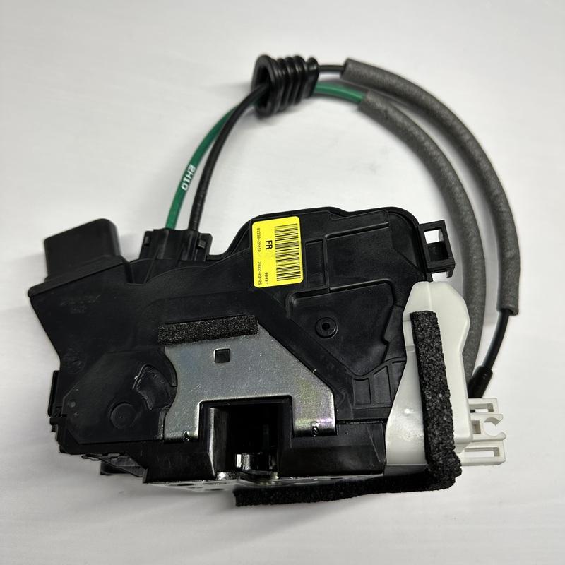 Front Right RH Door Lock Actuator For Kia Sorento 2011 2012 2013 2014 813202P010 81320 2P010