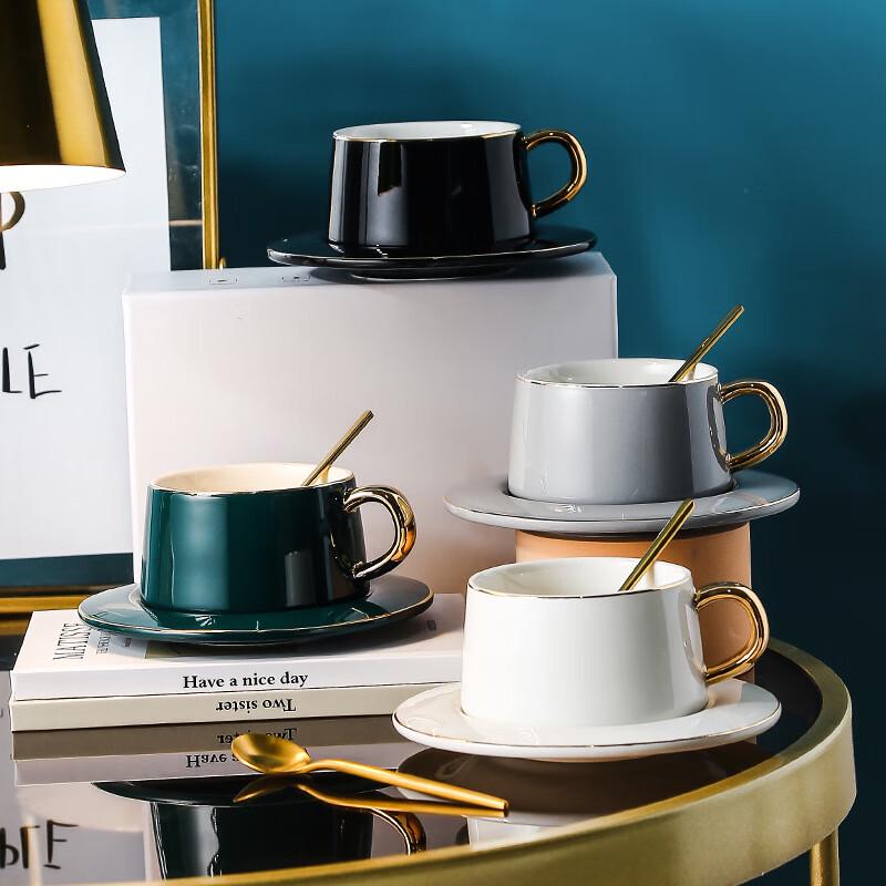 Juego de Taza y Platillo de Cerámica con Borde Dorado Estilo Coreano
