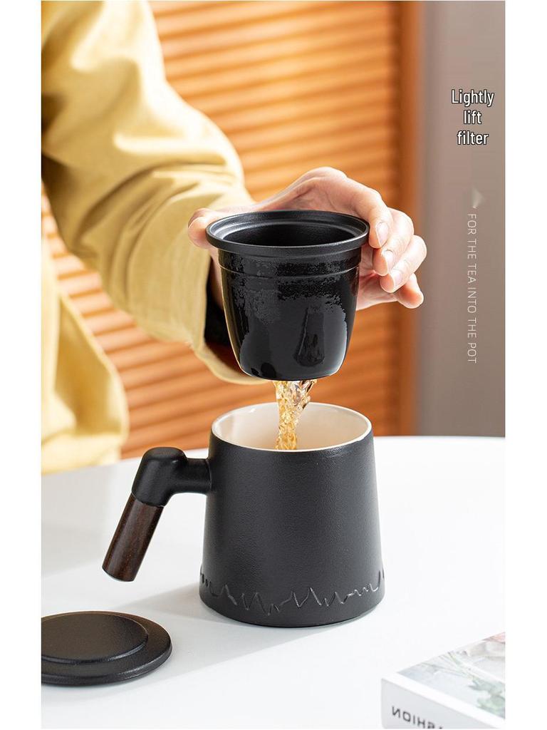 Hand-Painted Ceramic Office Mug: Distant Mountains Design, Teacup with Separate Brewing Chamber, Ideal for Water or Tea - Perfect Business Souvenir.