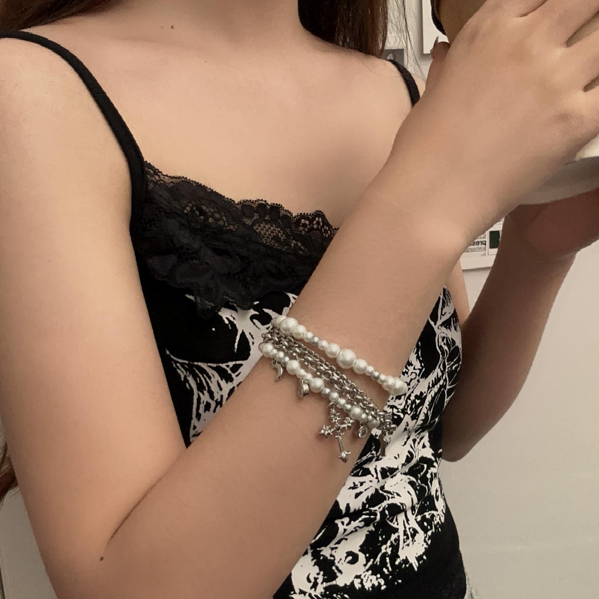 

New Trend Temperament Multi-layer Imitation Pearl Chain Cross Pendant Bracelet for Women Y2K Spice Girls Jewelry Accessory Gifts
