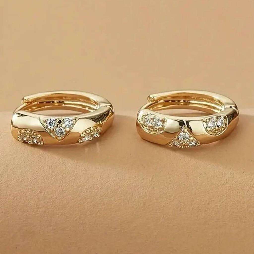 Vintage Minimalist Micro Paved Zircon Huggie Earrings For Women Fashionable Personalized Versatile Ear Jewelry
