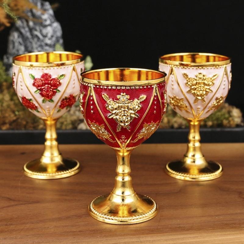 European Vintage Wine Glasses, Carved Mini Spirit Vodka Cup, Red Alloy Portable Spirits Goblet, sWedding Decoration, 30ml,1pcs