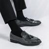 Frühlingsneue große Fransen-Lederschuhe über den Füßen, spitz zulaufendes Lackleder, Business-Freizeitschuhe, Hochzeitsschuhe, Herrenschuhe