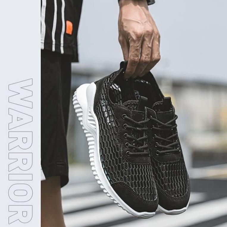 New Summer Casual Shoes Mesh Breathable Thin Breathable Sports Shoes for Men Hollow Lightweight Men