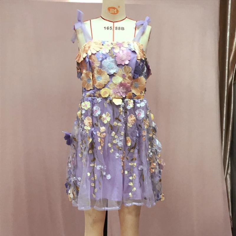 Elegantní 3D květinové výšivky Ženy Šaty s řemínkem Sladká krajka s ramenem Společenské šaty bez zad Jaro Léto Dámský župan