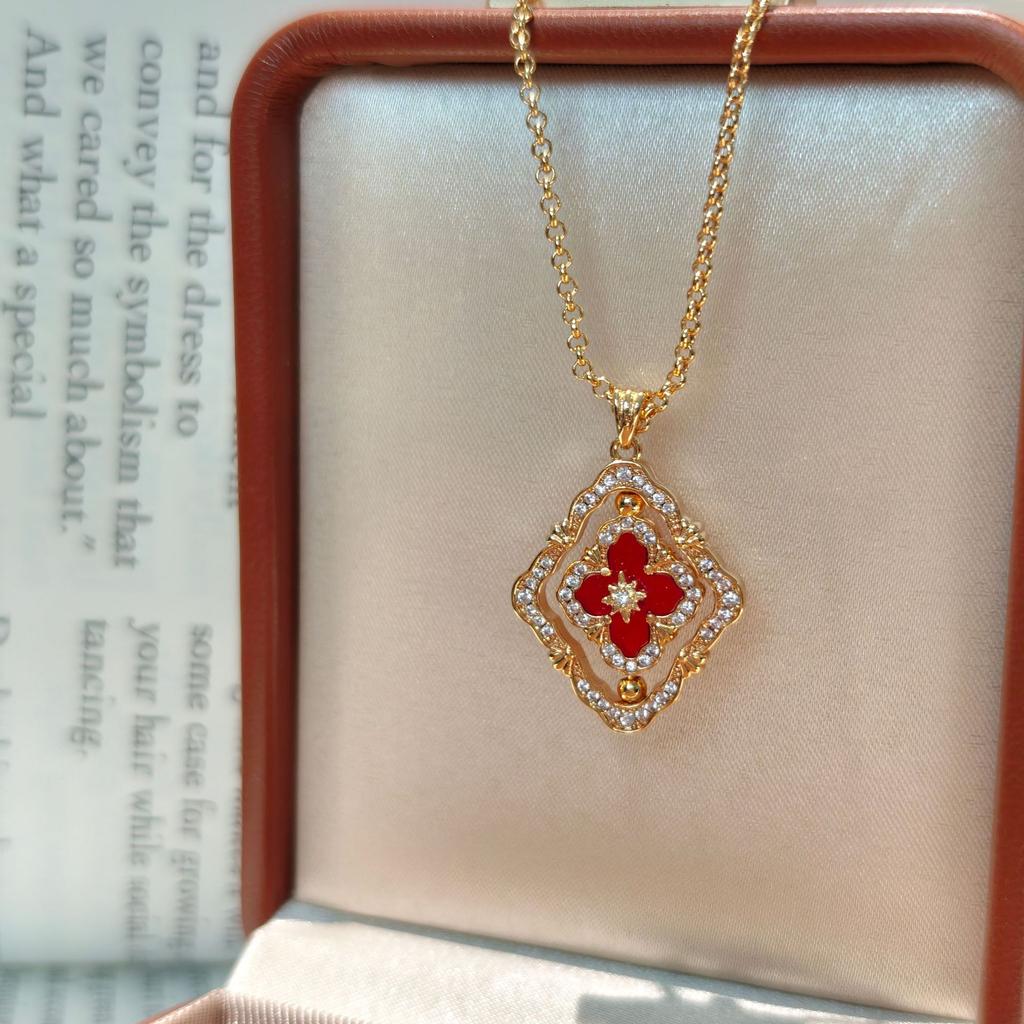 French Antique High-End Sense Versatile Rotating Double-Sided Four-Leaf Clover White Shell Necklace Light Luxury Design Neck Chain Collarbone Chain