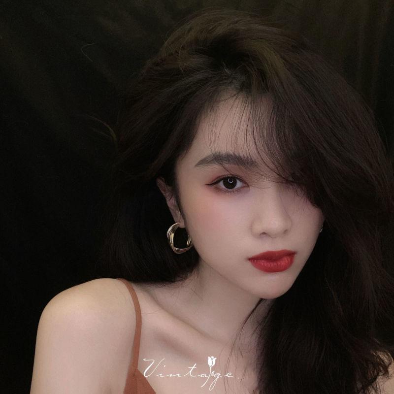 

Серьги-гвоздики из стерлингового серебра с металлическими витыми обручами